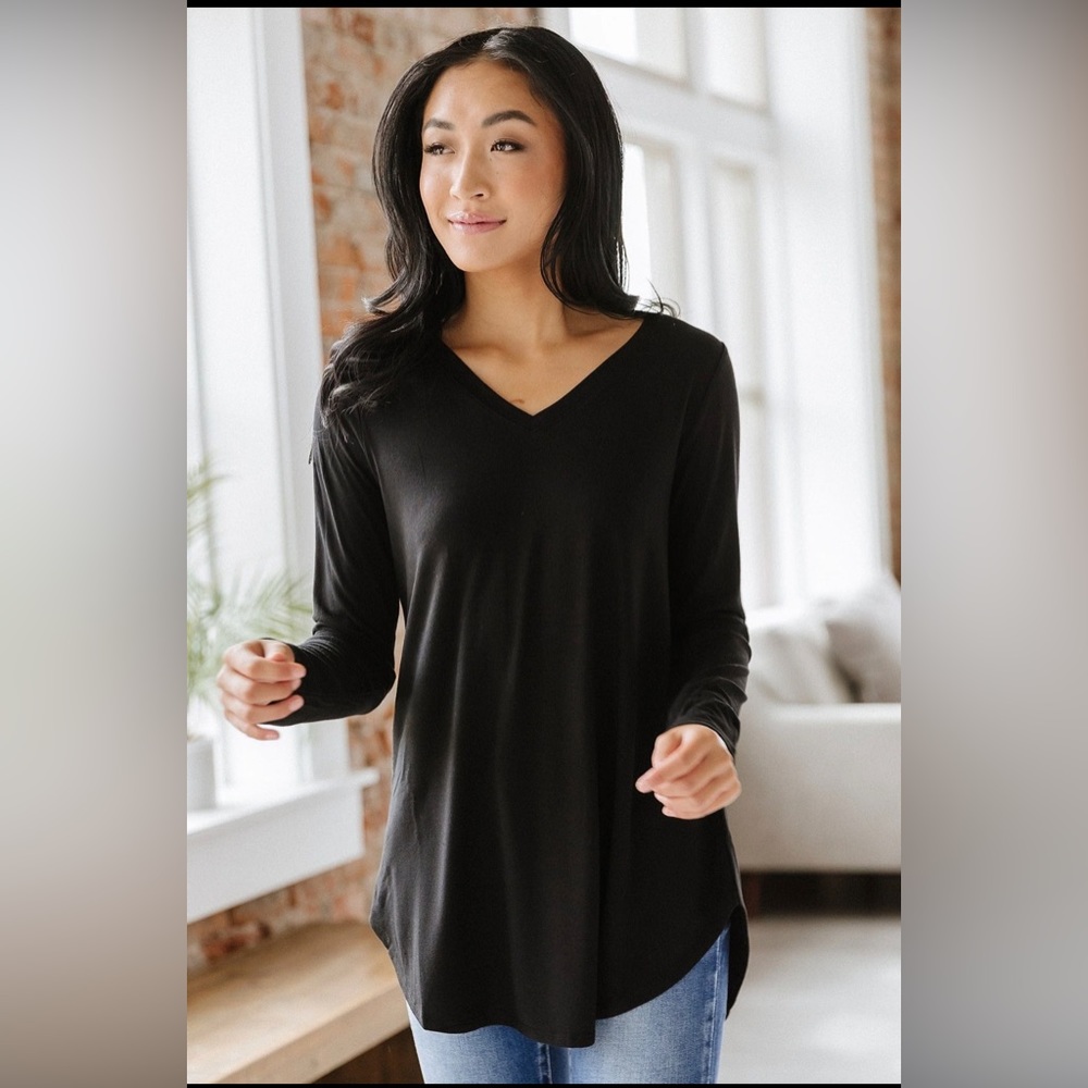 Liam & Company Long Sleeve V Neck Swing Tunic
